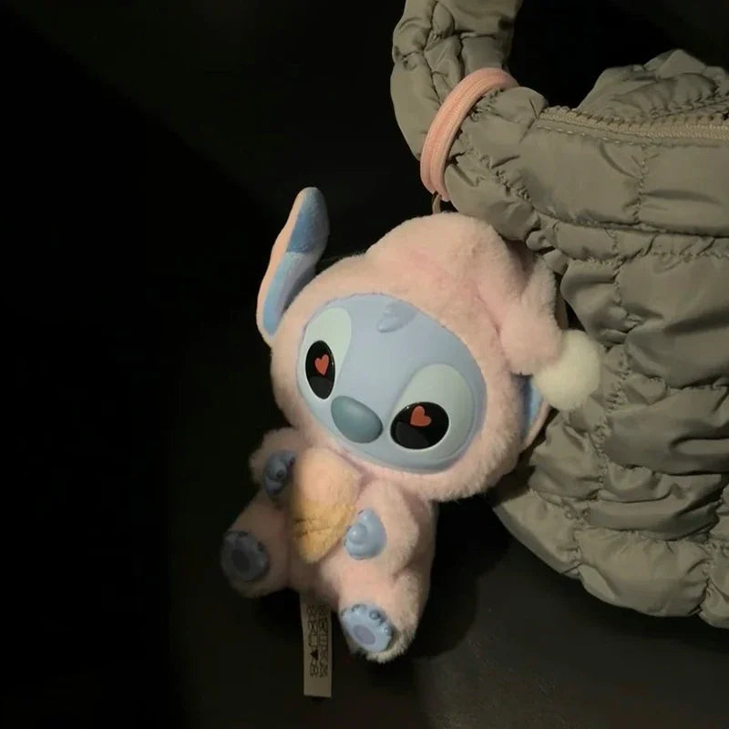 Llavero Peluche Stitch “Eat Something Before Sleep” | Colección Vinilo Disney — Estilo Aleatorio